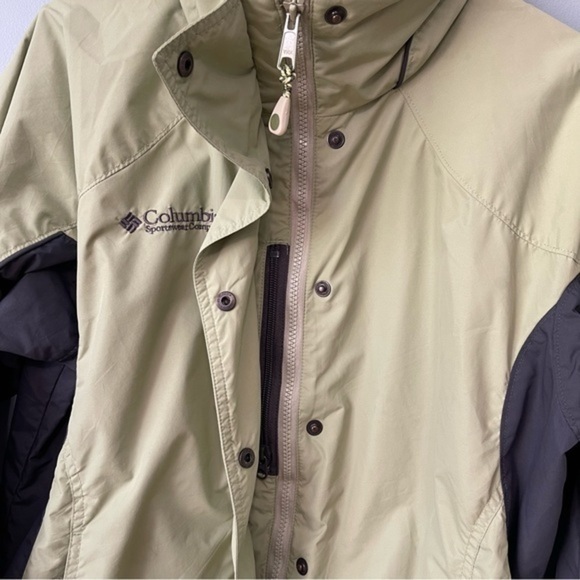 ✨3/$20✨ Columbia Green and Gray Interchange Zip Waterproof Windbreaker. Small - Picture 7 of 16
